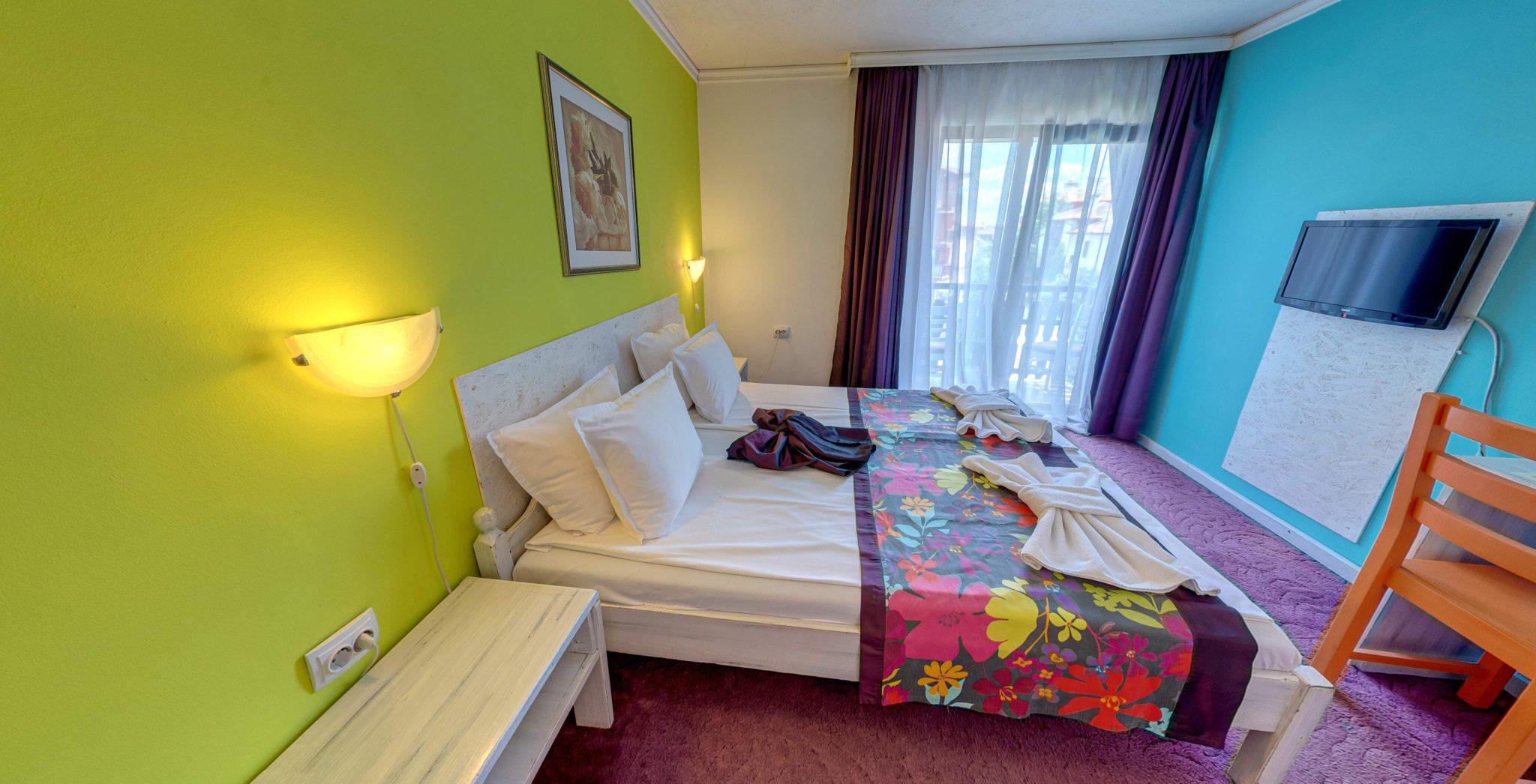 стандартна стая с двойно легло - хотел Грами, Банско